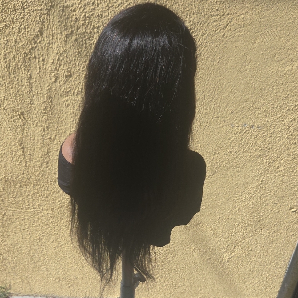 26 Inch 13x4 Straight Lace Human Hair Wig - Picture 4 of 9